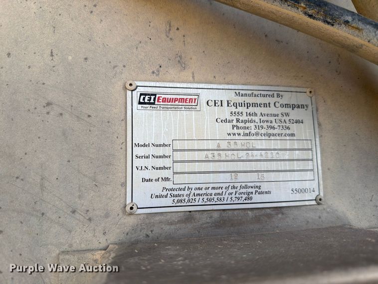 image for item EW8679 2017 Kenworth T880 feed delivery truck
