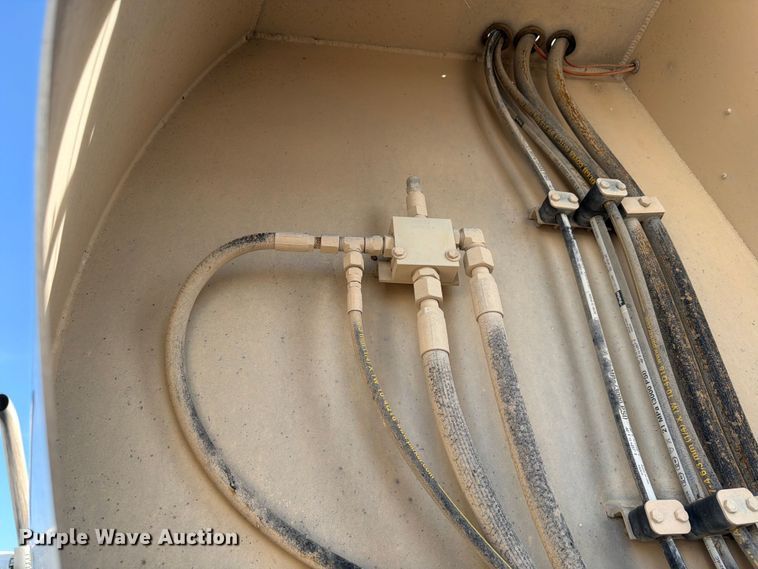 image for item EW8679 2017 Kenworth T880 feed delivery truck