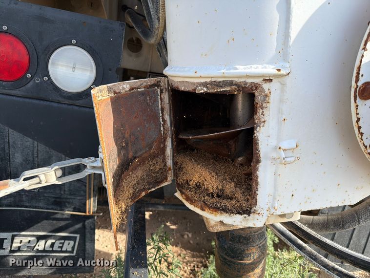 image for item EW8679 2017 Kenworth T880 feed delivery truck