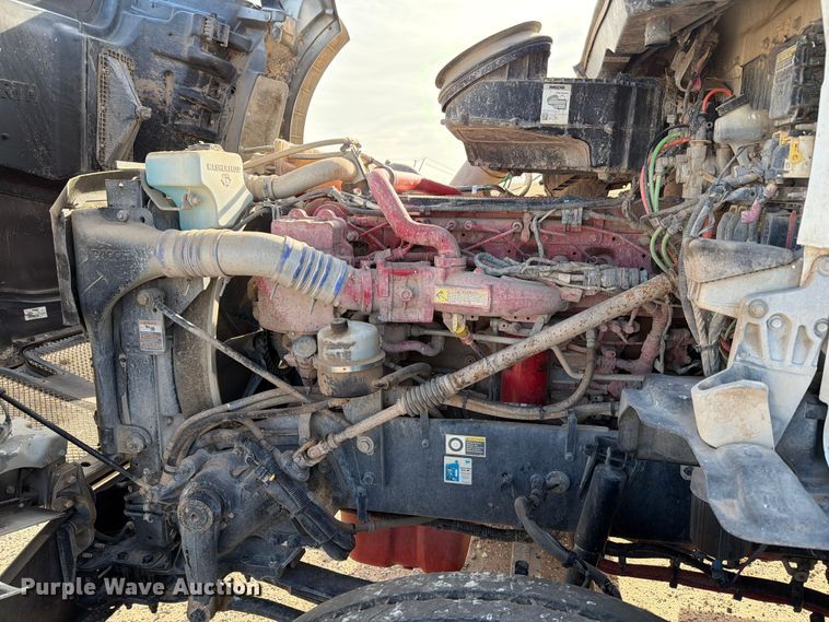 image for item EW8679 2017 Kenworth T880 feed delivery truck