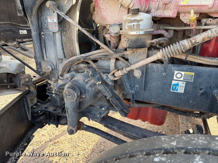 image for item EW8679 2017 Kenworth T880 feed delivery truck
