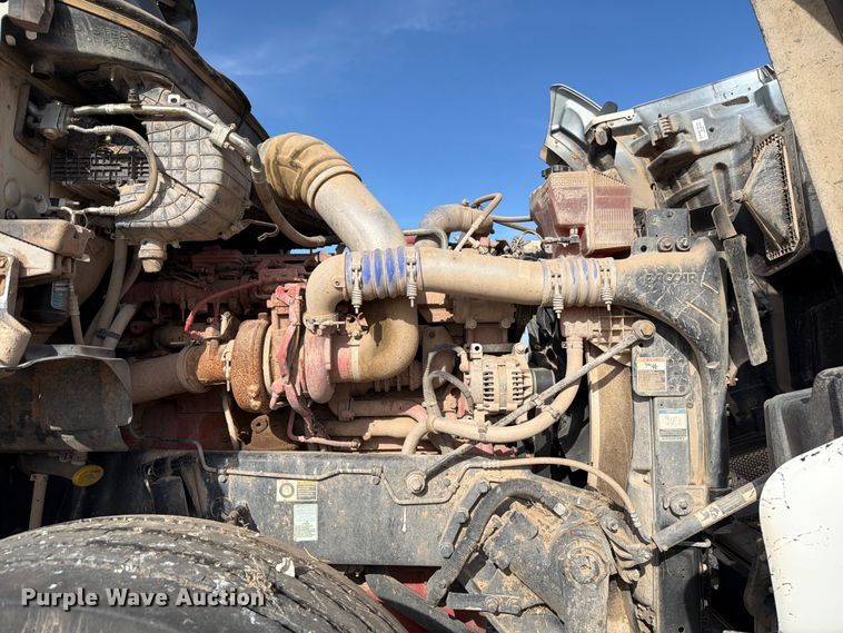 image for item EW8679 2017 Kenworth T880 feed delivery truck