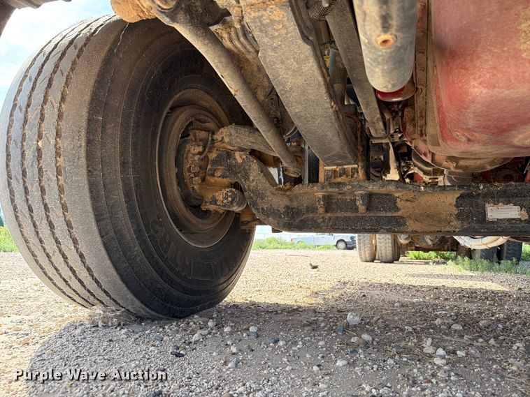 image for item EW8679 2017 Kenworth T880 feed delivery truck