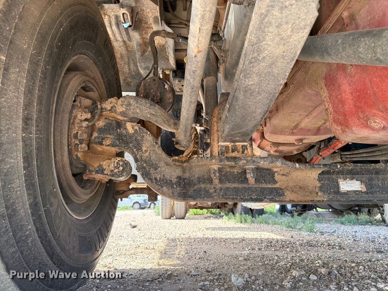 image for item EW8679 2017 Kenworth T880 feed delivery truck