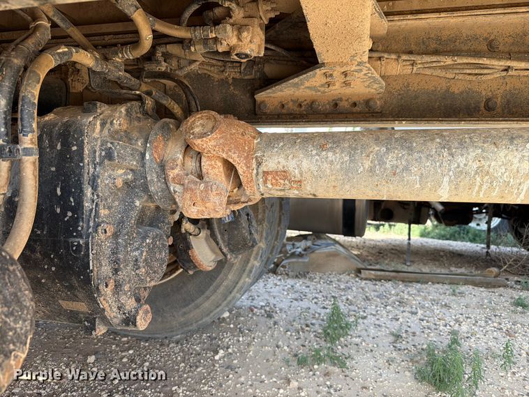 image for item EW8679 2017 Kenworth T880 feed delivery truck
