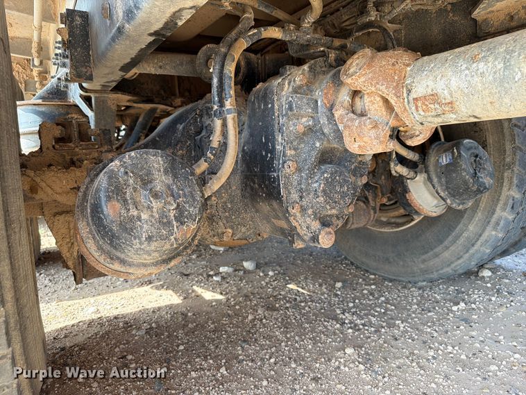 image for item EW8679 2017 Kenworth T880 feed delivery truck