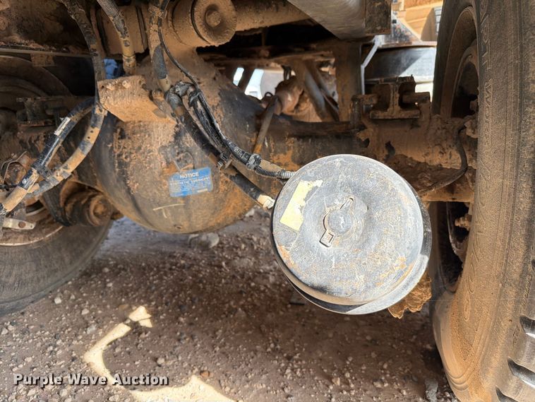 image for item EW8679 2017 Kenworth T880 feed delivery truck