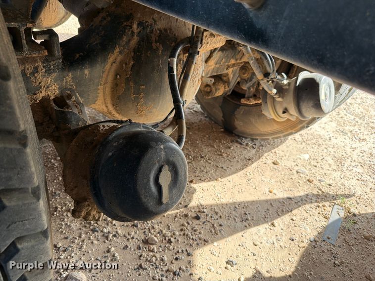 image for item EW8679 2017 Kenworth T880 feed delivery truck