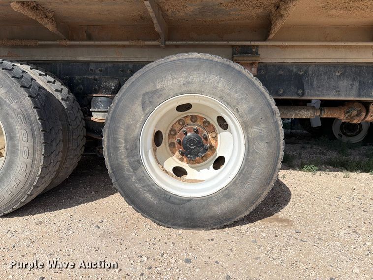 image for item EW8679 2017 Kenworth T880 feed delivery truck