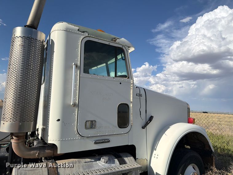 image for item EW8680 2007 Freightliner FLD120 semi truck