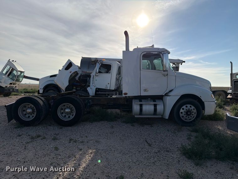 image for item EW8682 2013 Freightliner Columbia semi truck