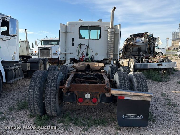image for item EW8682 2013 Freightliner Columbia semi truck