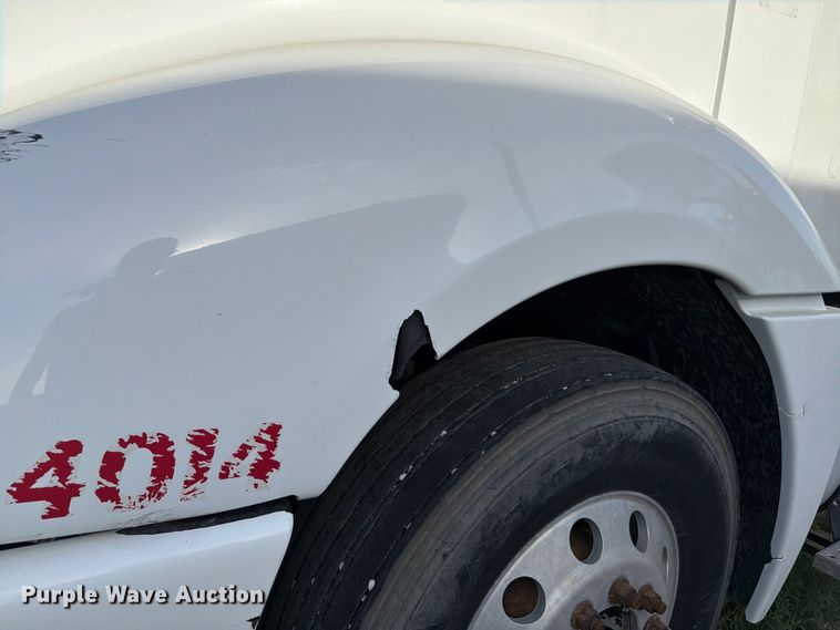 image for item EW8682 2013 Freightliner Columbia semi truck