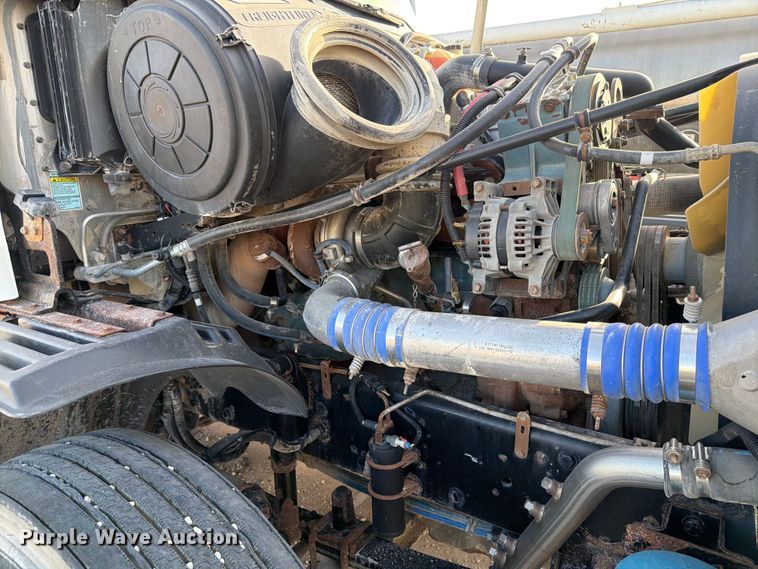 image for item EW8682 2013 Freightliner Columbia semi truck