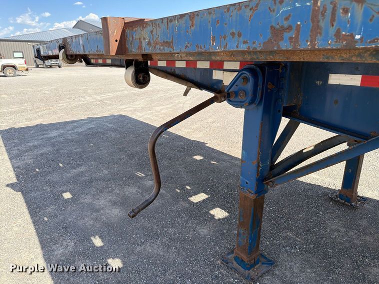 image for item EW8697 2005 Great Dane GPS-248102 flatbed trailer