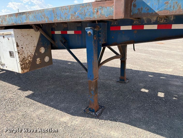 image for item EW8697 2005 Great Dane GPS-248102 flatbed trailer