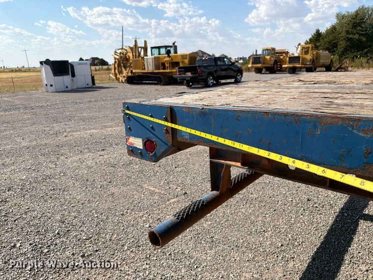 image for item EW8697 2005 Great Dane GPS-248102 flatbed trailer