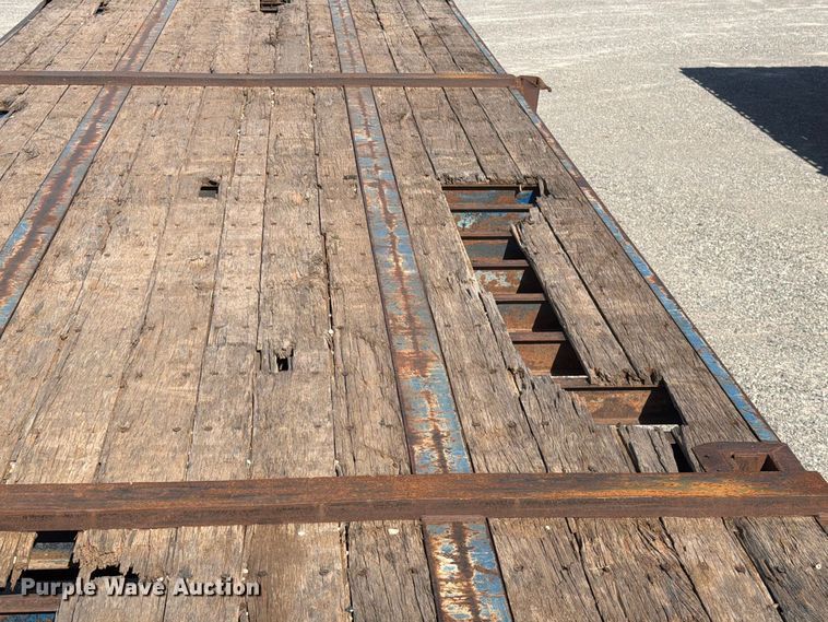 image for item EW8697 2005 Great Dane GPS-248102 flatbed trailer