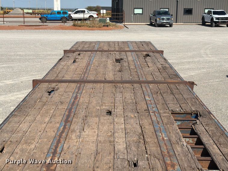 image for item EW8697 2005 Great Dane GPS-248102 flatbed trailer