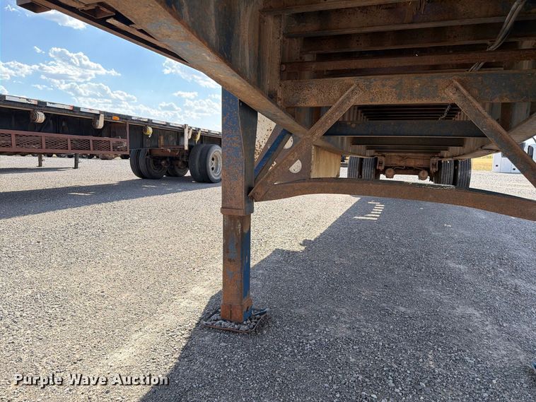 image for item EW8697 2005 Great Dane GPS-248102 flatbed trailer