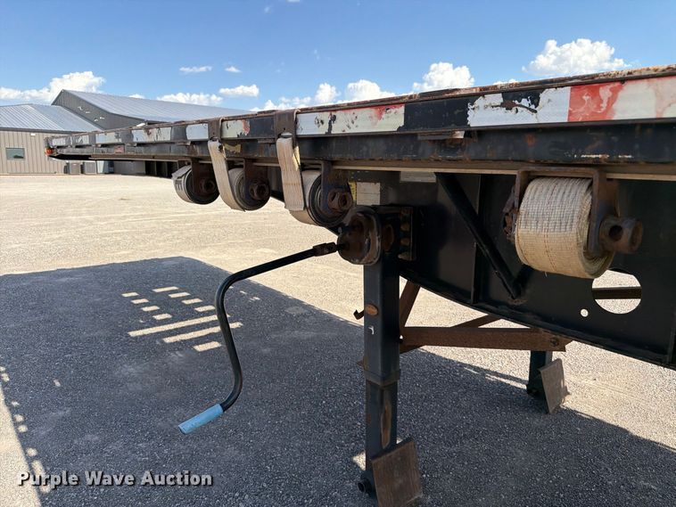 image for item EW8698 2006 Transcraft TL-2000N S2 flatbed trailer