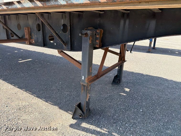 image for item EW8698 2006 Transcraft TL-2000N S2 flatbed trailer