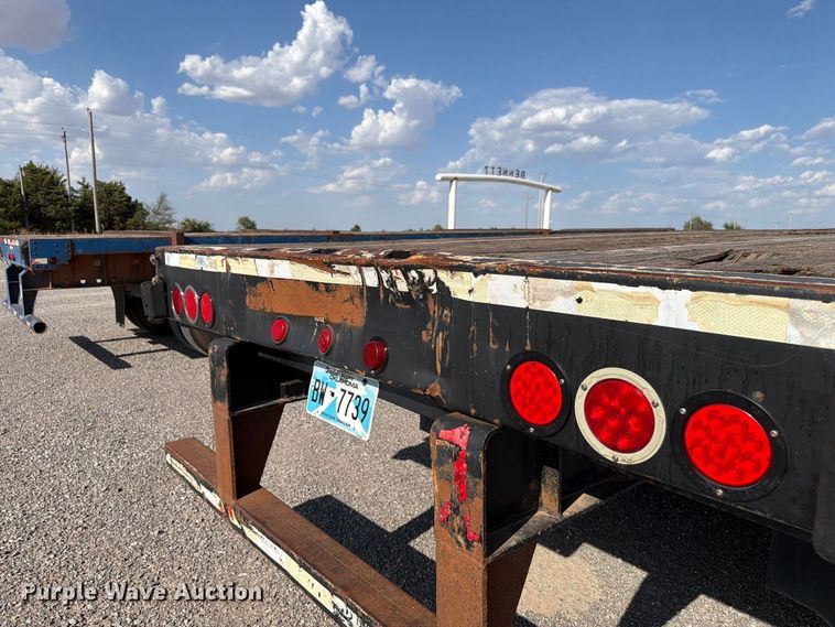image for item EW8698 2006 Transcraft TL-2000N S2 flatbed trailer