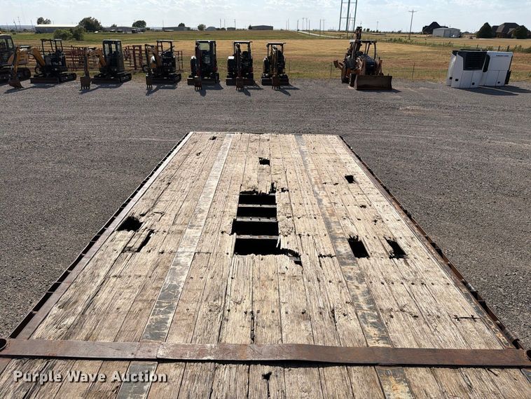 image for item EW8698 2006 Transcraft TL-2000N S2 flatbed trailer