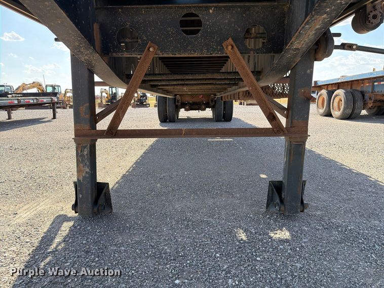 image for item EW8698 2006 Transcraft TL-2000N S2 flatbed trailer