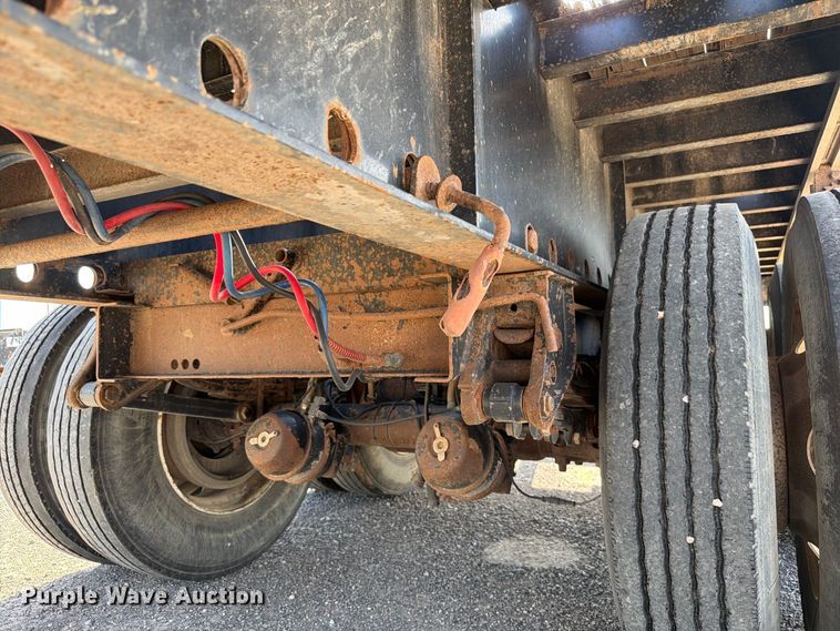 image for item EW8698 2006 Transcraft TL-2000N S2 flatbed trailer