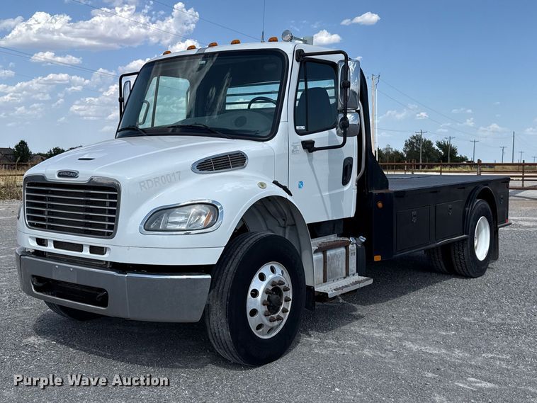 image for item EW8720 2016 Freightliner Business Class M2 flatbed truck