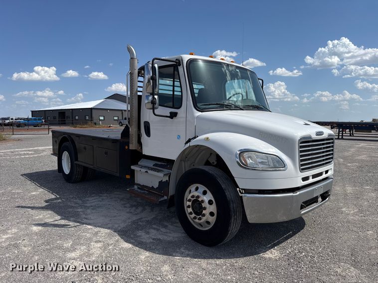 image for item EW8720 2016 Freightliner Business Class M2 flatbed truck