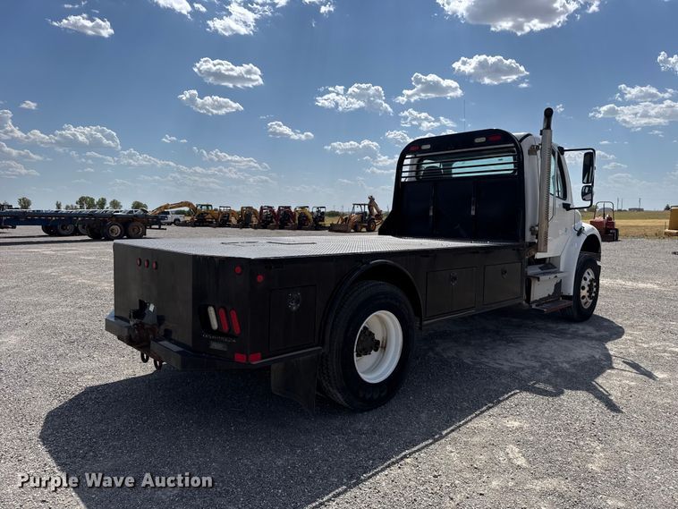 image for item EW8720 2016 Freightliner Business Class M2 flatbed truck
