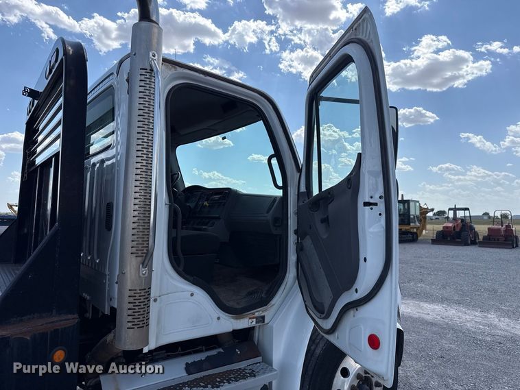 image for item EW8720 2016 Freightliner Business Class M2 flatbed truck