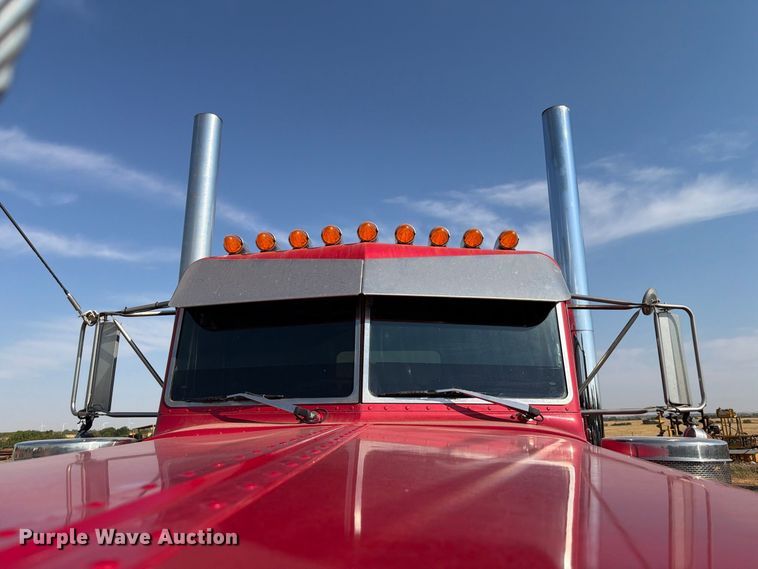 image for item EW8748 1994 Peterbilt 379 semi truck