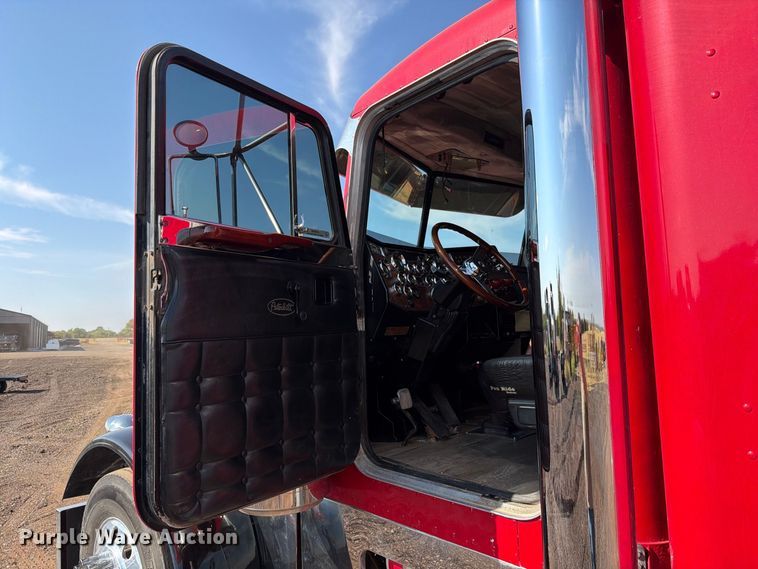 image for item EW8748 1994 Peterbilt 379 semi truck