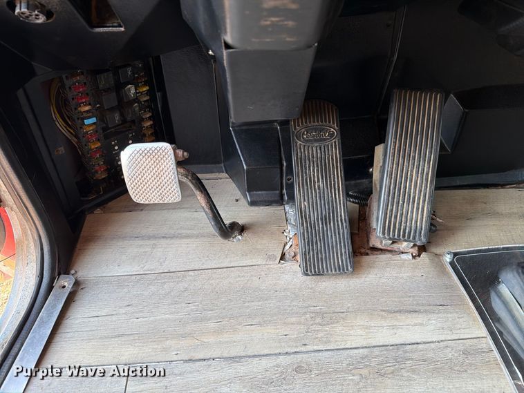 image for item EW8748 1994 Peterbilt 379 semi truck