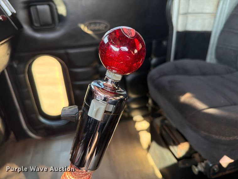 image for item EW8748 1994 Peterbilt 379 semi truck