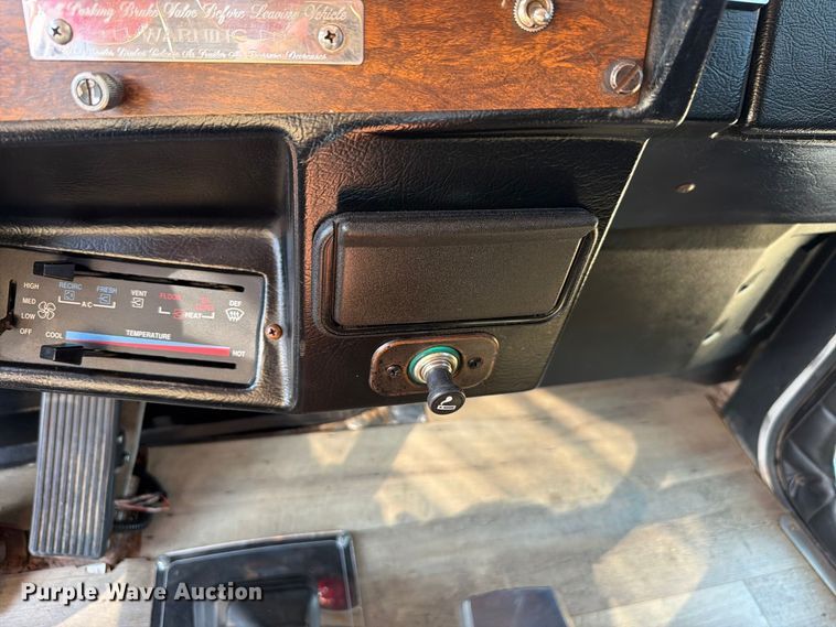 image for item EW8748 1994 Peterbilt 379 semi truck