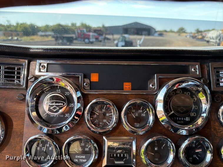 image for item EW8748 1994 Peterbilt 379 semi truck