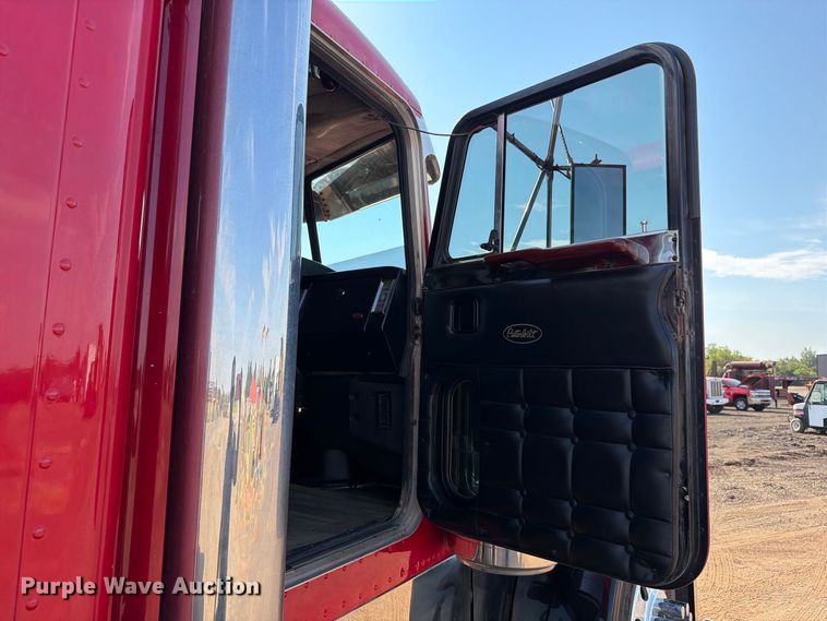 image for item EW8748 1994 Peterbilt 379 semi truck