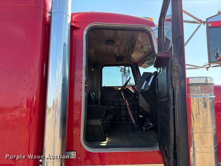 image for item EW8748 1994 Peterbilt 379 semi truck