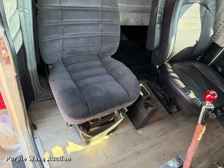 image for item EW8748 1994 Peterbilt 379 semi truck