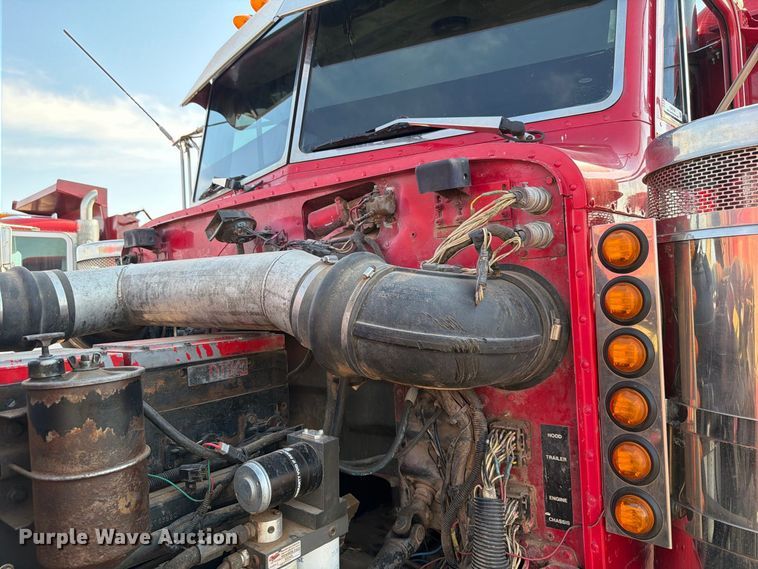 image for item EW8748 1994 Peterbilt 379 semi truck