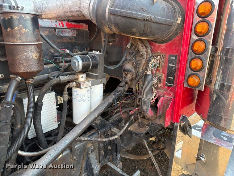 image for item EW8748 1994 Peterbilt 379 semi truck