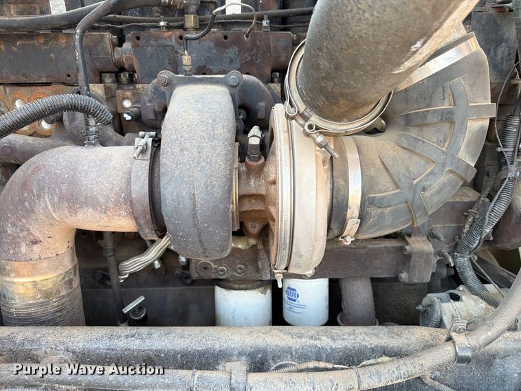 image for item EW8748 1994 Peterbilt 379 semi truck