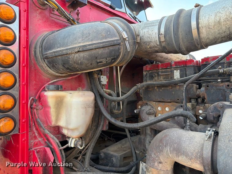 image for item EW8748 1994 Peterbilt 379 semi truck