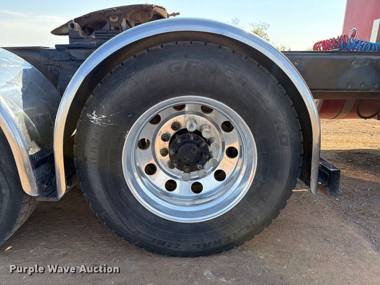 image for item EW8748 1994 Peterbilt 379 semi truck