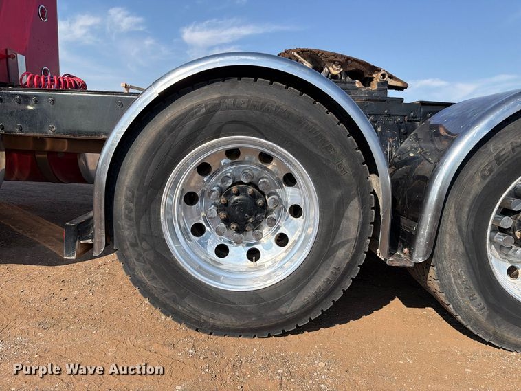 image for item EW8748 1994 Peterbilt 379 semi truck