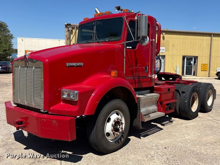2006 Kenworth T800 semi truck